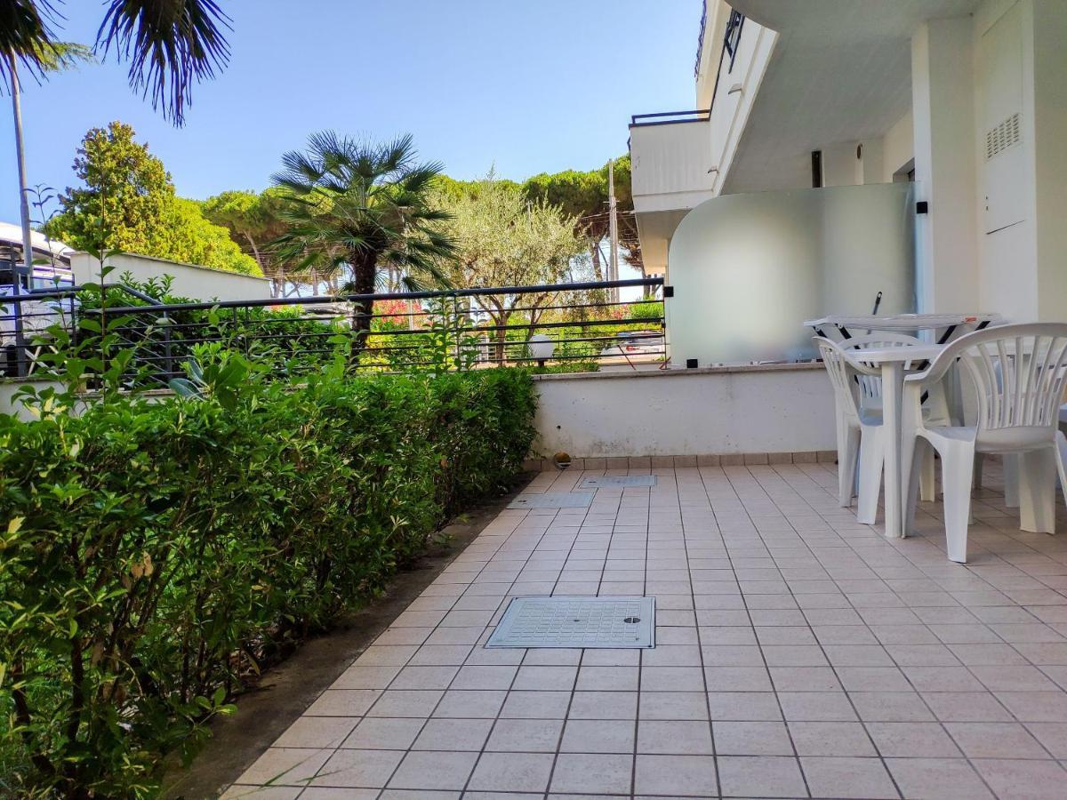 Holiday Rendez Vous Pineto Exterior foto